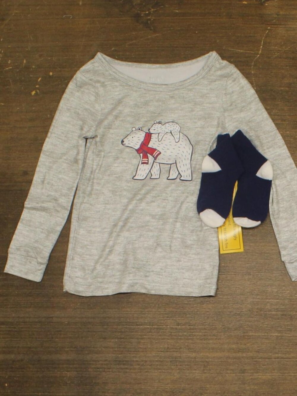NEW Max And Olivia Pajama Shirt Top with 1 Pair of Socks 7542883-MA Gray 4T